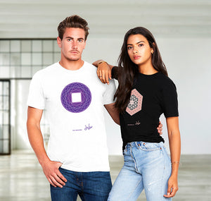 Magliette a maniche corte, uomo, donna, bambini, 100% cotone di alta qualità. T shirts in versione bianca o nera con stampe originali personalizzate, o colorate tinta unita con logo ricamato, eleganti, fashion, alla moda.