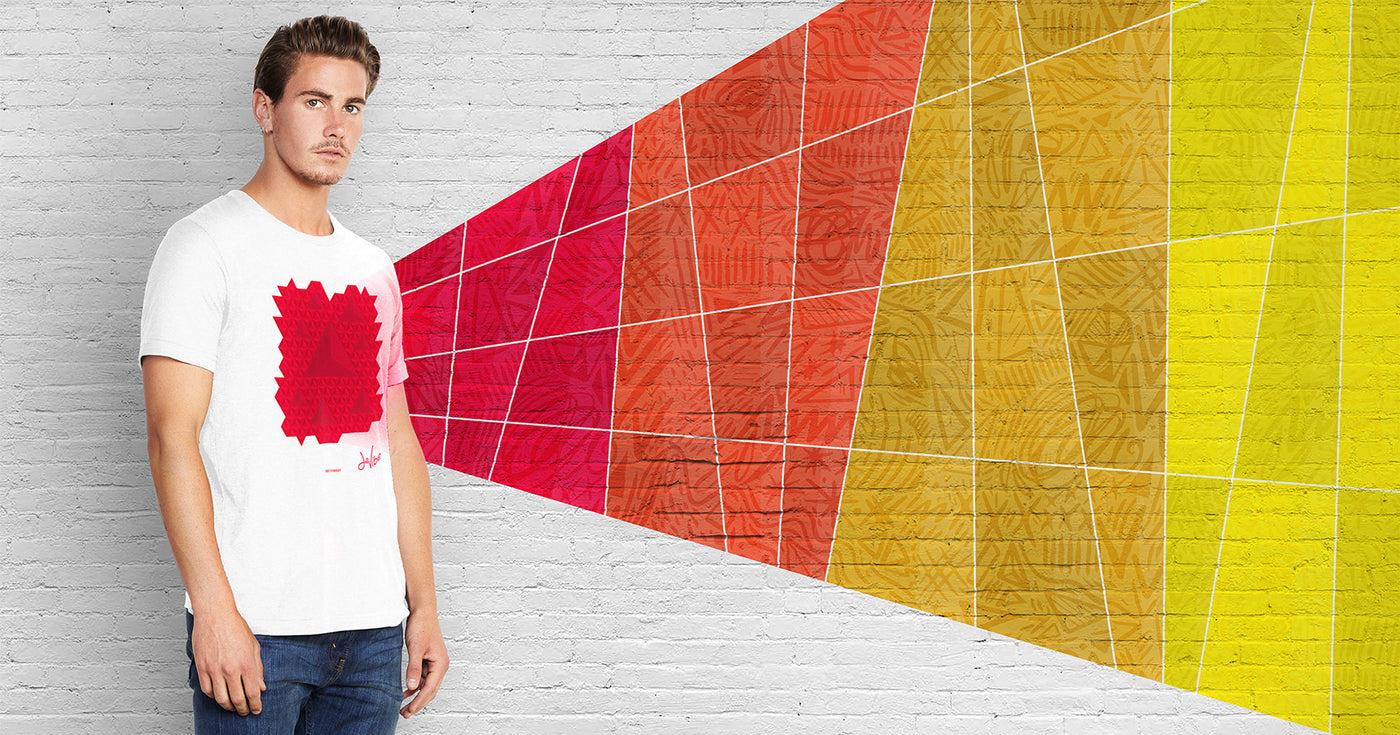 T Shirt bianca uomo, con stampa colorata incentrata sull’essenza, significato, psicologia, e proprietà del colore rosso. Devibe, prodotti con grafiche originali che producono stimoli a livello visivo e vibrazionale interagendo con l’energia sottile.