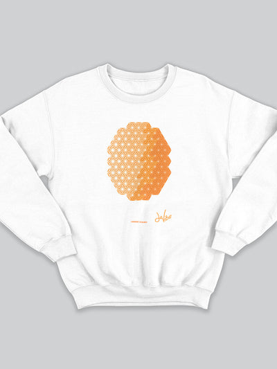 Felpa da uomo - donna senza cappuccio, girocollo, a maniche lunghe. Sweatshirt in versione bianca con stampa colorata personalizzata incentrata sull’essenza, significato, personalità, psicologia, e proprietà del colore arancione, sugli stimoli prodotti a livello emotivo ed energetico vibrazionale.