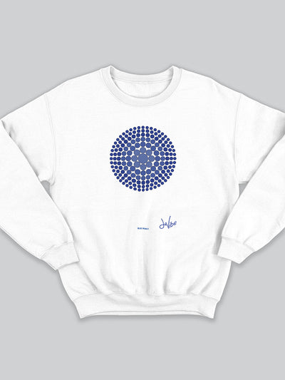 Felpa da uomo - donna senza cappuccio, girocollo, a maniche lunghe. Sweatshirt in versione bianca con stampa colorata personalizzata incentrata sull’essenza, significato, personalità, psicologia, e proprietà del colore blu, sugli stimoli prodotti a livello emotivo ed energetico vibrazionale.