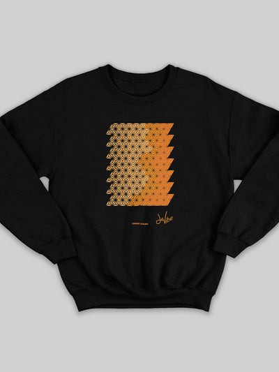 Felpa da uomo - donna senza cappuccio, girocollo, a maniche lunghe. Sweatshirt in versione nera con stampa colorata personalizzata incentrata sull’essenza, significato, personalità, psicologia, e proprietà del colore arancione, sugli stimoli prodotti a livello emotivo ed energetico vibrazionale.