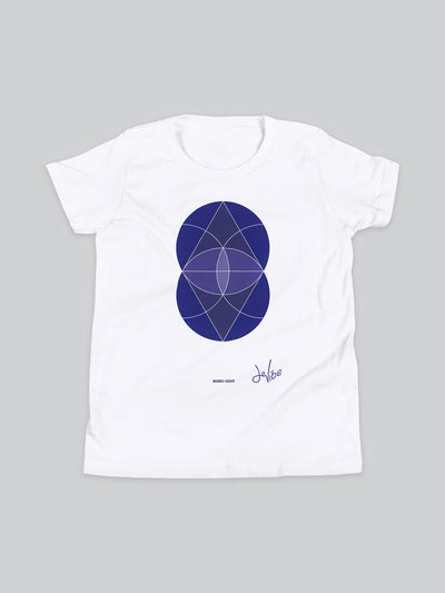 Maglietta a maniche corte da bambino, 100% cotone di alta qualità, eco friendly. T Shirt in versione bianca con stampa colorata personalizzata incentrata sull’essenza, significato, personalità, psicologia, e proprietà del colore indaco, sugli stimoli prodotti a livello emotivo ed energetico vibrazionale.
