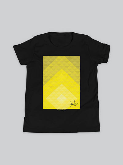 Maglietta a maniche corte da bambino, 100% cotone di alta qualità, eco friendly. T Shirt in versione nera con stampa colorata personalizzata incentrata sull’essenza, significato, personalità, psicologia, e proprietà del colore giallo, sugli stimoli prodotti a livello emotivo ed energetico vibrazionale.