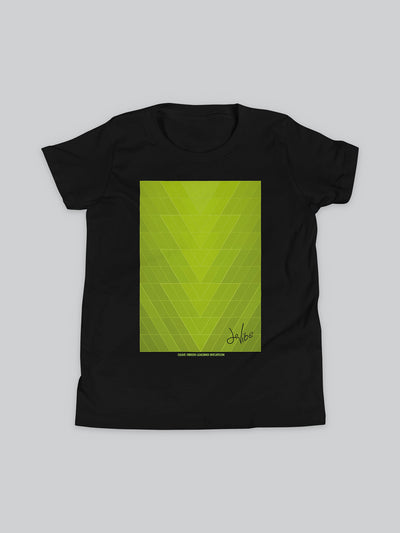 Maglietta a maniche corte bambino, 100% cotone di alta qualità, eco friendly. T Shirt in versione nera con stampa colorata personalizzata incentrata sull’essenza, significato, personalità, psicologia, e proprietà del colore verde oliva, sugli stimoli prodotti a livello emotivo ed energetico vibrazionale.