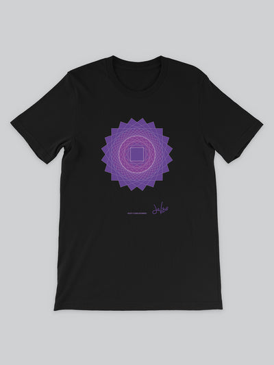 Maglietta a maniche corte da uomo - donna, 100% cotone di alta qualità, eco friendly. T Shirt in versione bianca con stampa colorata personalizzata incentrata sull’essenza, significato, personalità, psicologia, e proprietà del colore viola, sugli stimoli prodotti a livello emotivo ed energetico vibrazionale.